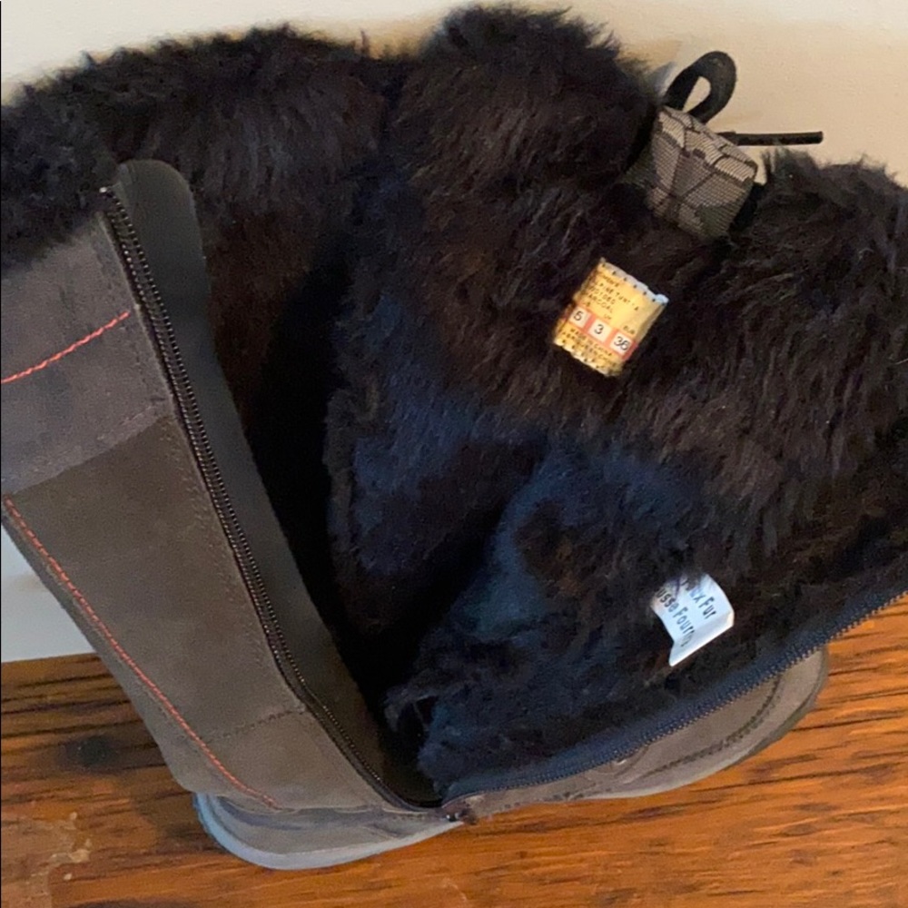 Boots - Picture 3 of 3